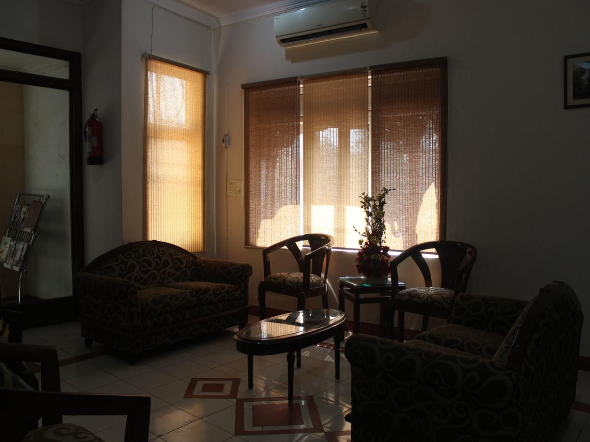 Oyo 5232 Kwality Hotel Dehradun Bagian luar foto