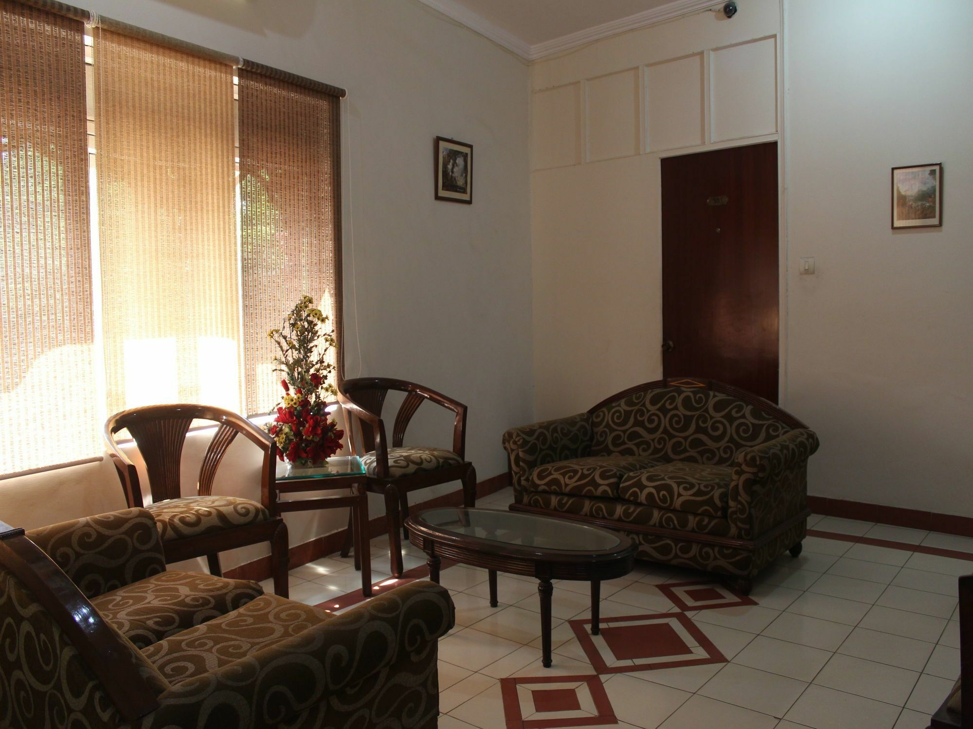 Oyo 5232 Kwality Hotel Dehradun Bagian luar foto